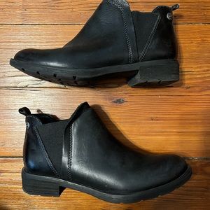 Sofft black boots